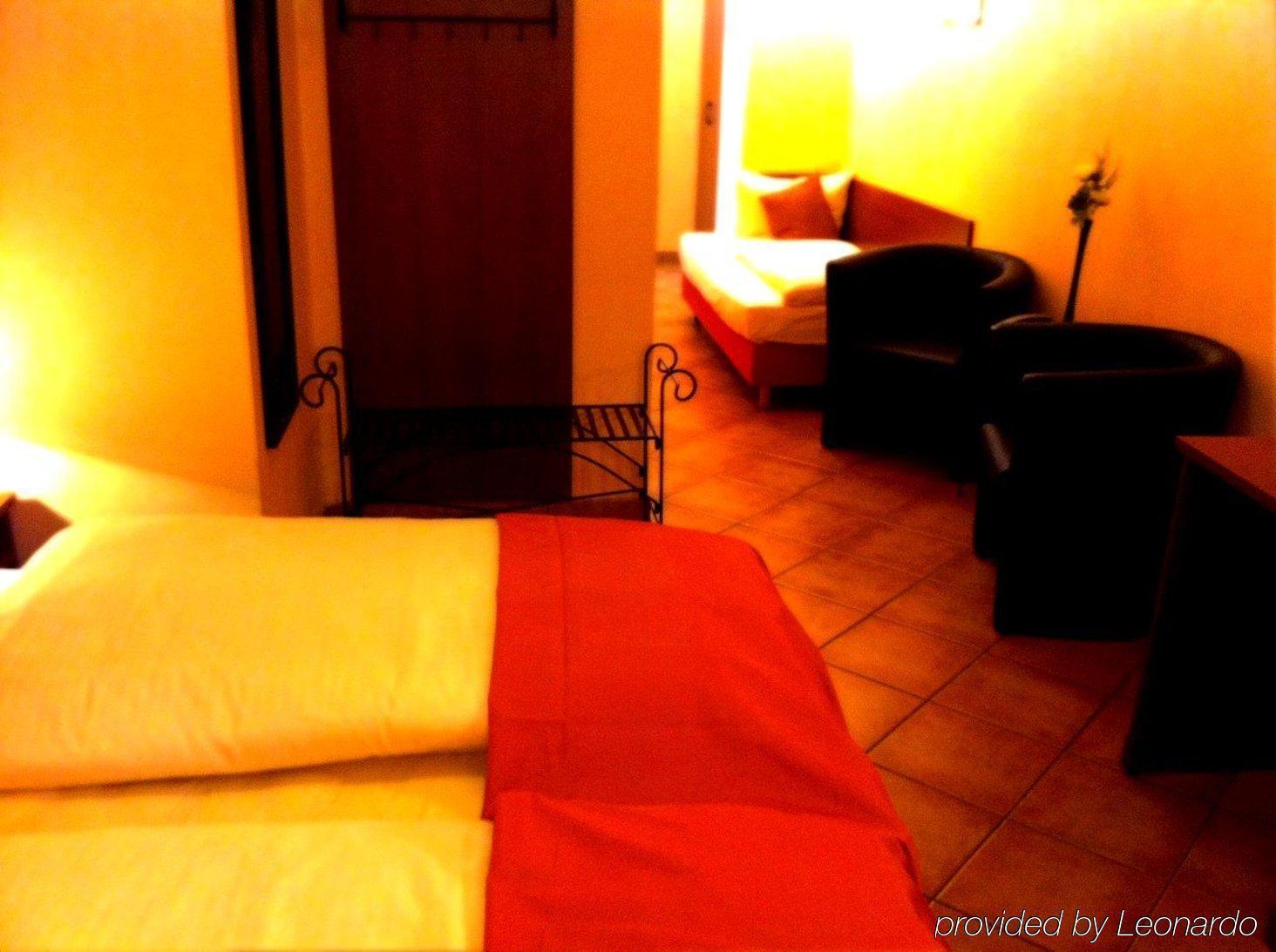 City Hotel West Frankfurt am Main Rum bild